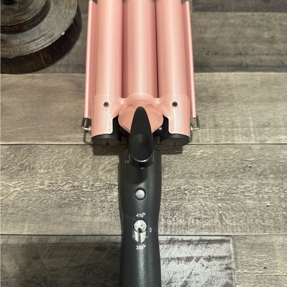 Pink Triple Barrel Hair Waver - Picture 2 of 5